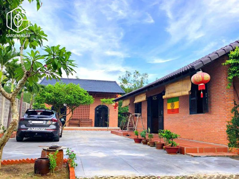 thiết kế nhà vườn đẹp xây bằng gạch đỏ