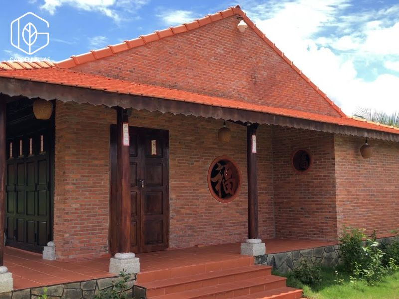 thiết kế nhà vườn đẹp xây bằng gạch đỏ