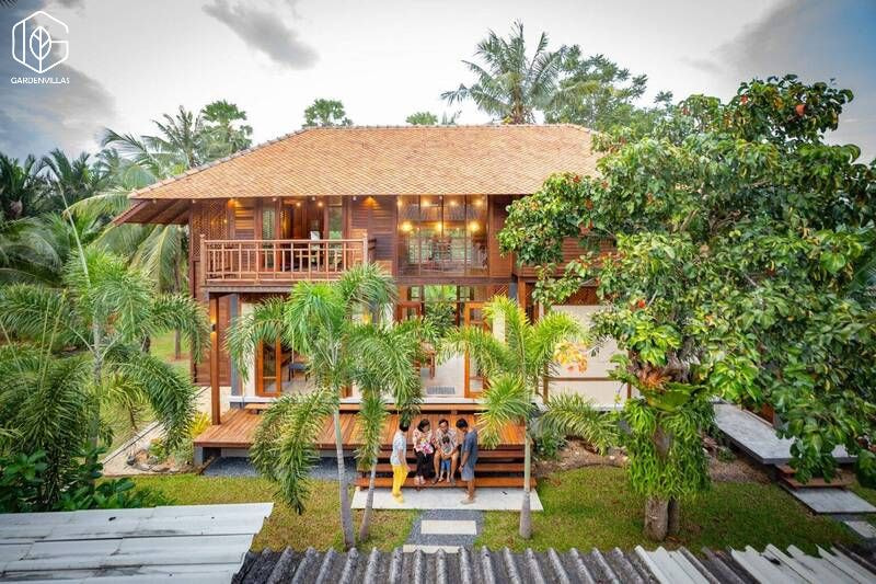 thiết kế nhà gỗ sân vườn