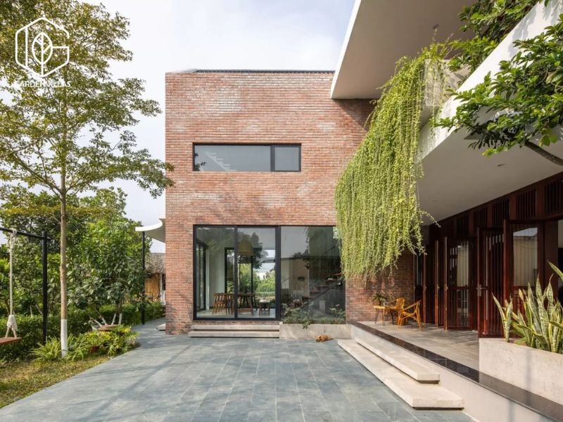 thiết kế nhà vườn đẹp xây bằng gạch đỏ
