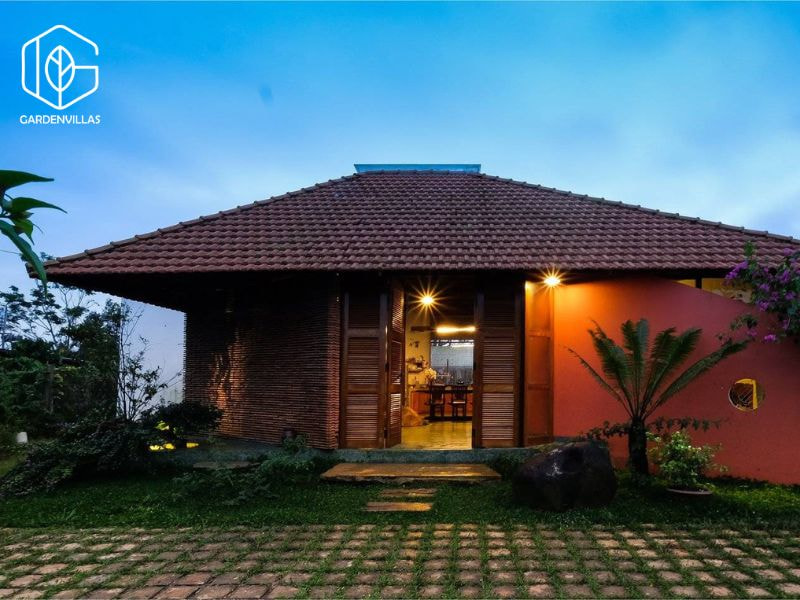 thiết kế nhà vườn đẹp xây bằng gạch đỏ